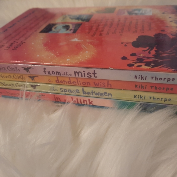 Disney "The Never Girls" Book Series- Collection 1-4 book set-Aurhor Kiki Thorpe - Picture 2 of 4